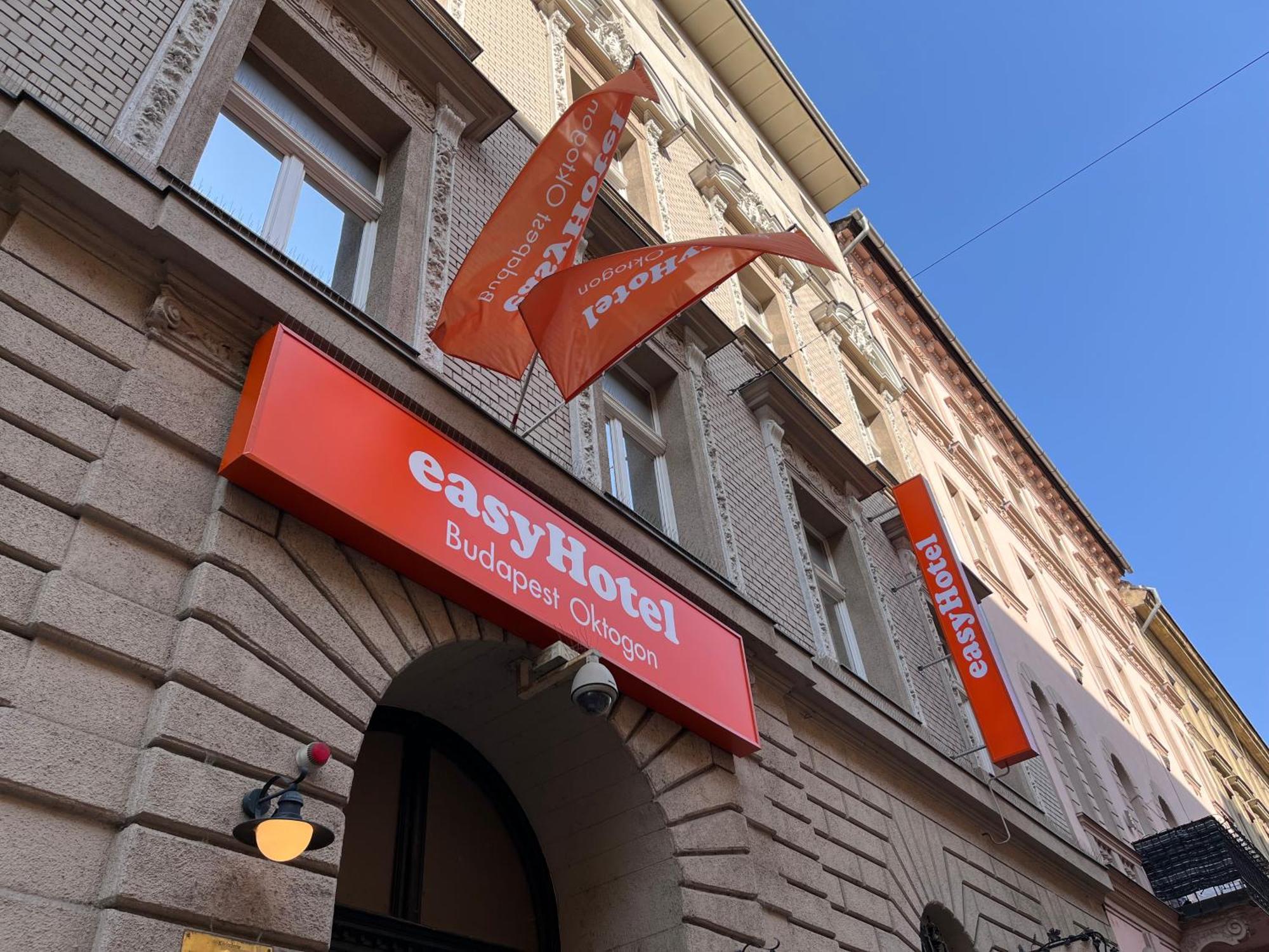 easyHotel Budapest Oktogon Exterior foto